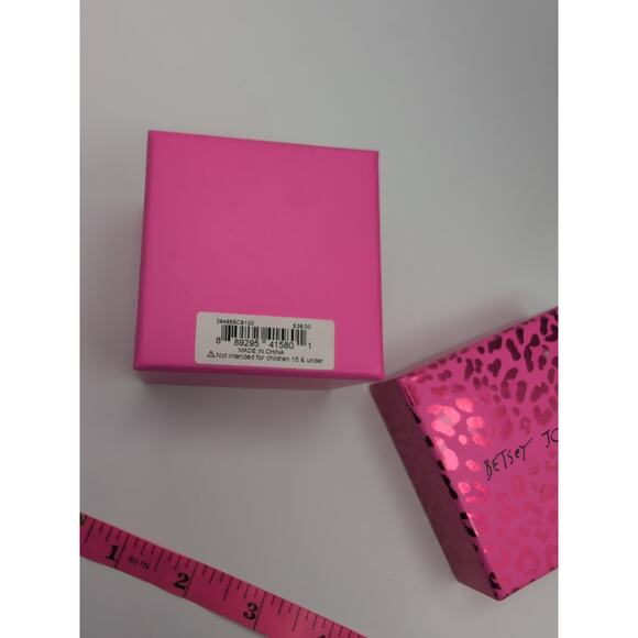 NIB Betsey Johnson Gold tone Flower & Bees Necklace & Earring Set 2 PCS Nice! - Picture 3 of 3